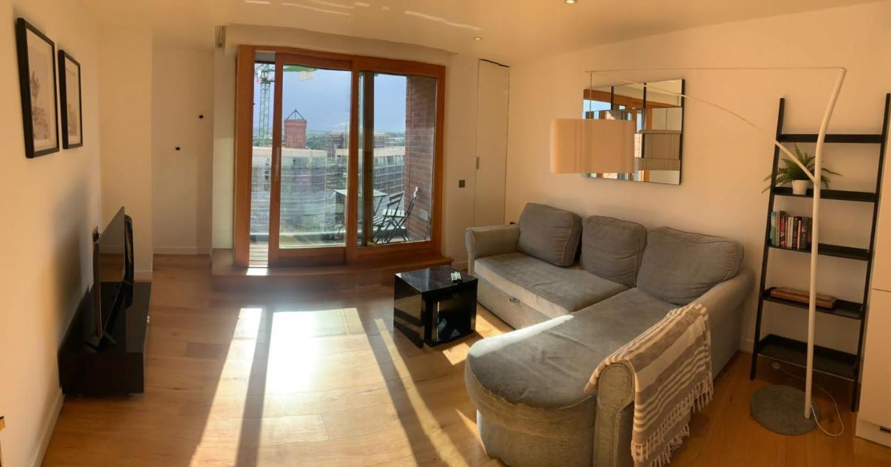 2 Bed Apartment In Granary Wharf Leeds Leeds  Eksteriør billede