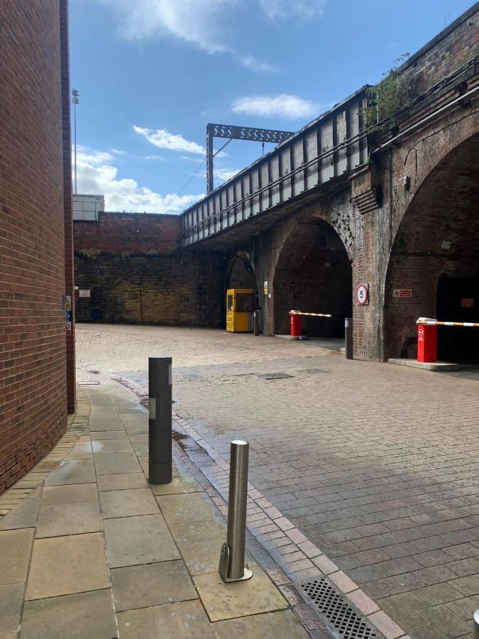 2 Bed Apartment In Granary Wharf Leeds Leeds  Eksteriør billede